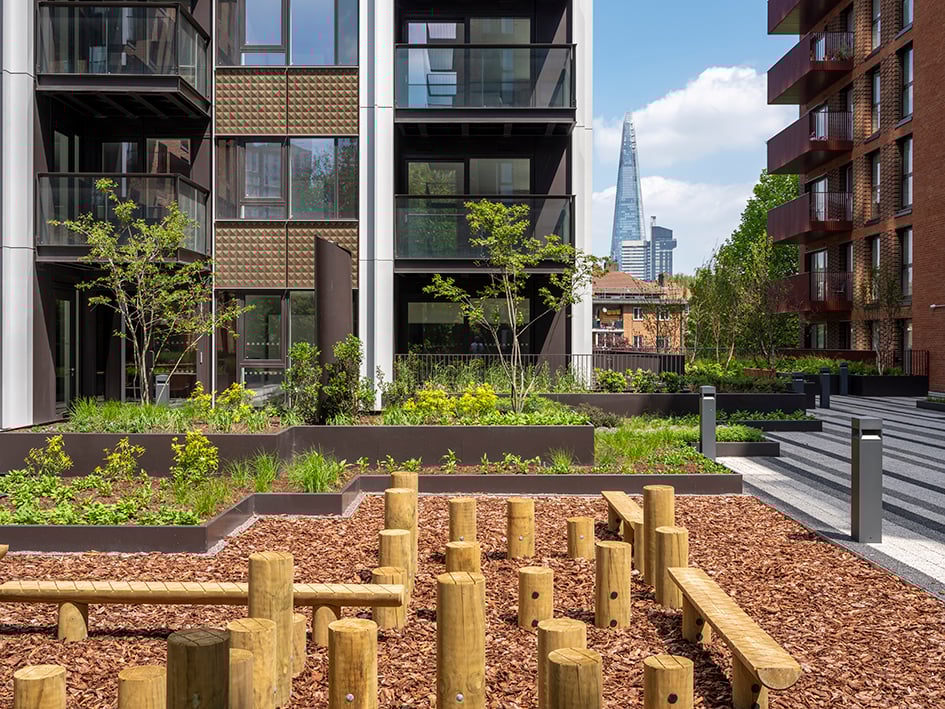 2022_UK_Park_Central_East_Amenities_Podium_Garden (16).jpg